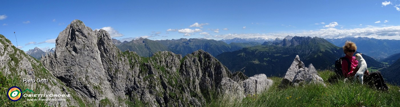 28 Panoramica verso Corna e Quattro Matte .jpg